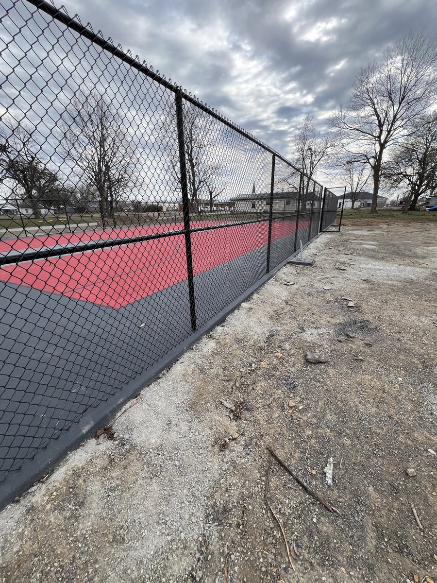 5 Signs You Need a New Fence — Landeros Fence North Texas